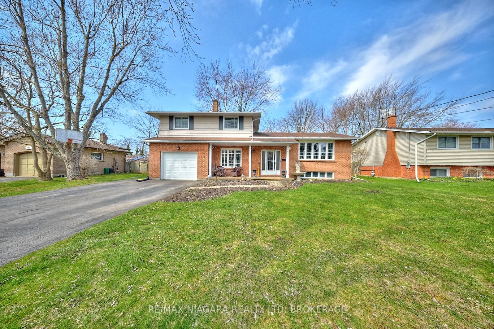 Property Photo:  953 Grandview Road  ON L2A 5R4 