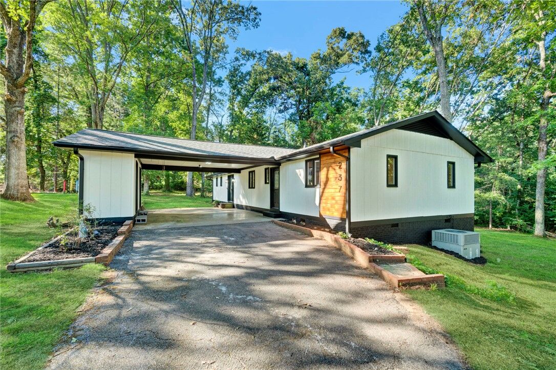 Property Photo:  237 Earle Road  SC 29630 
