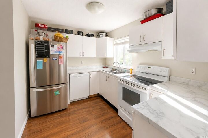Property Photo:  1908 Bowen Rd #203  BC V9S 5S6 