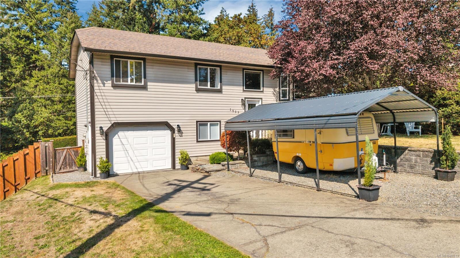 Property Photo: 1909 Chaparral Dr BC V9L 5M5