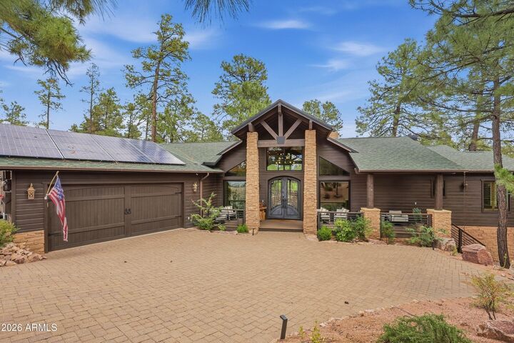 Property Photo: 2414 E Scarlet Bugler Circle AZ 85541