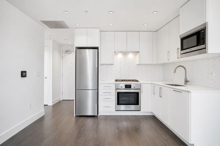 Property Photo: 2435 Kingsway 507 BC V5R 5G8