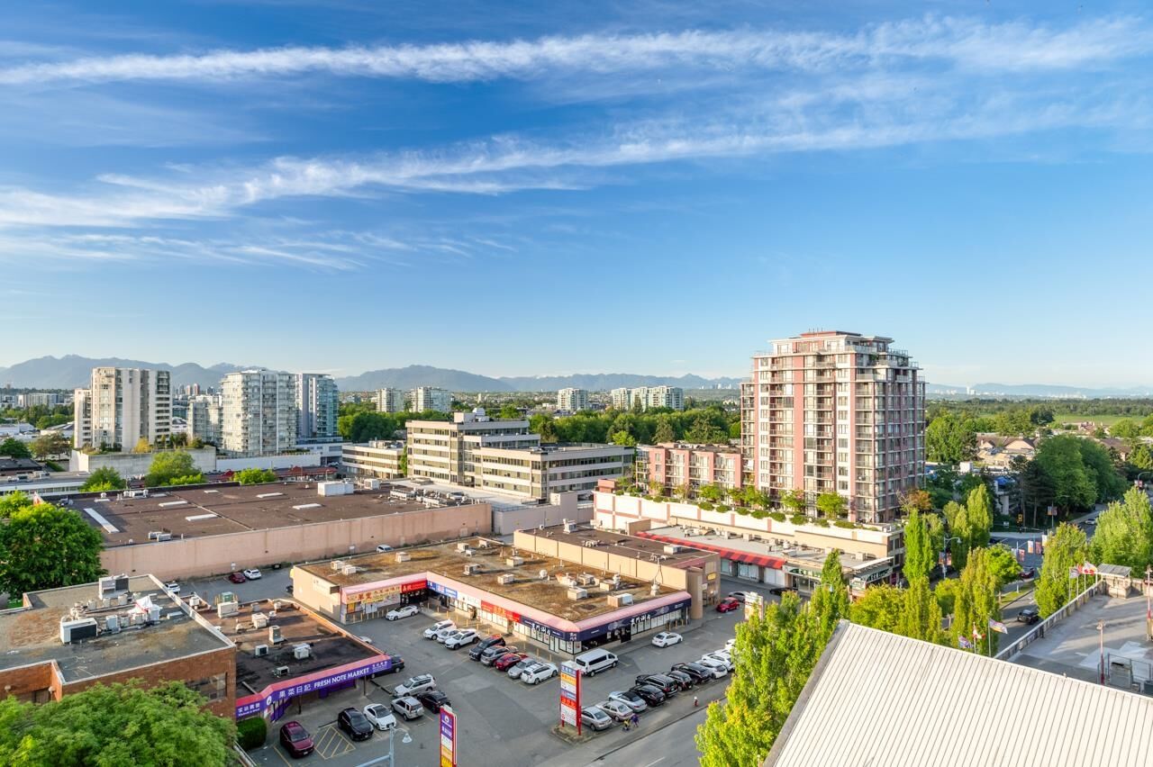 Property Photo:  6133 Buswell Street 1104  BC V6Y 0B2 