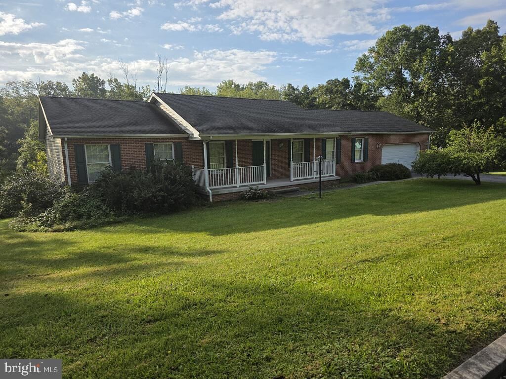 Property Photo:  85 White Road  PA 17325 