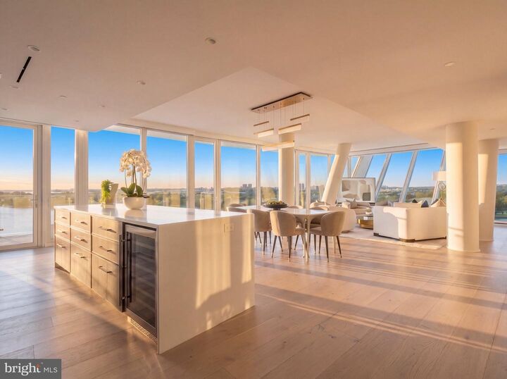 Property Photo:  601 Wharf Street SW 901  DC 20024 