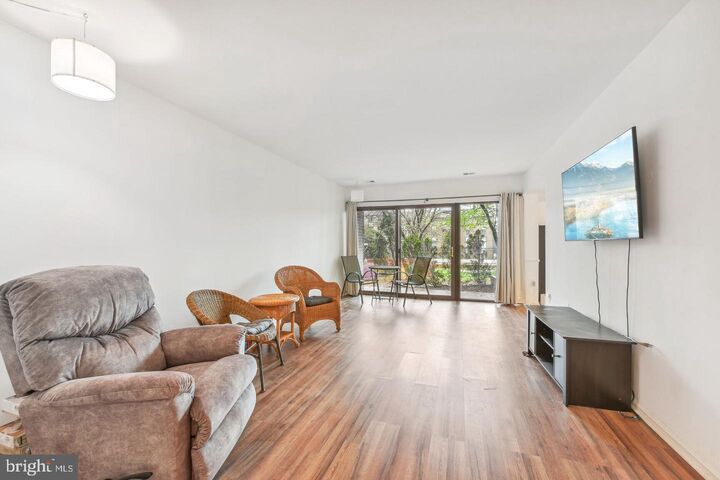 Property Photo: 9715 Kings Crown Court 002 VA 22031