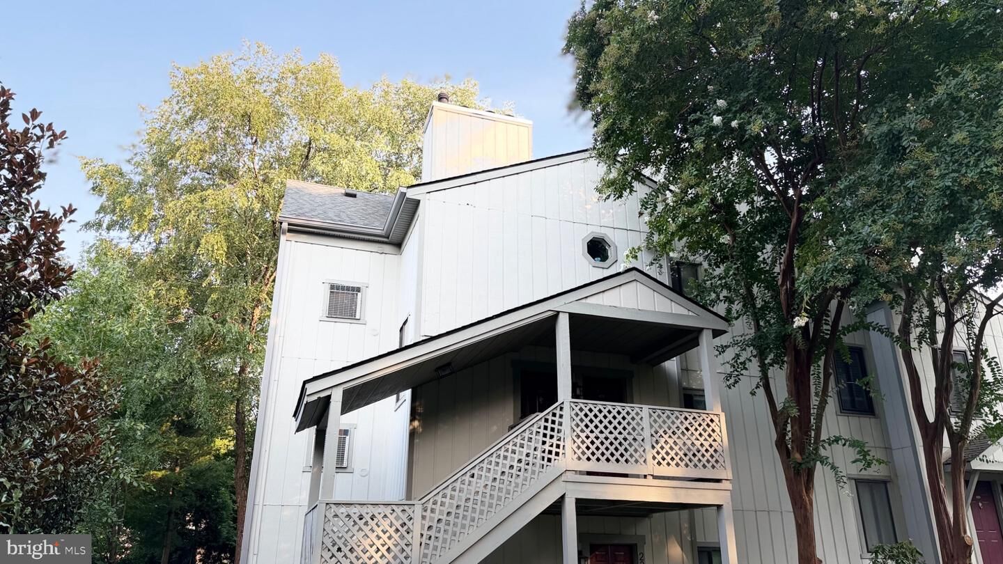Property Photo:  2318 Hunters Run Drive 2318  VA 20191 