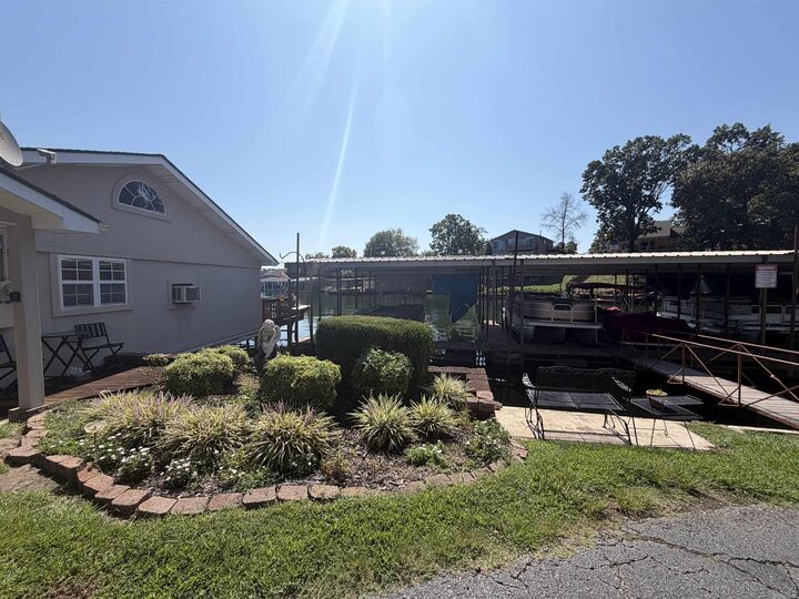 Property Photo:  105 Chambers #33 Point  AR 71913 