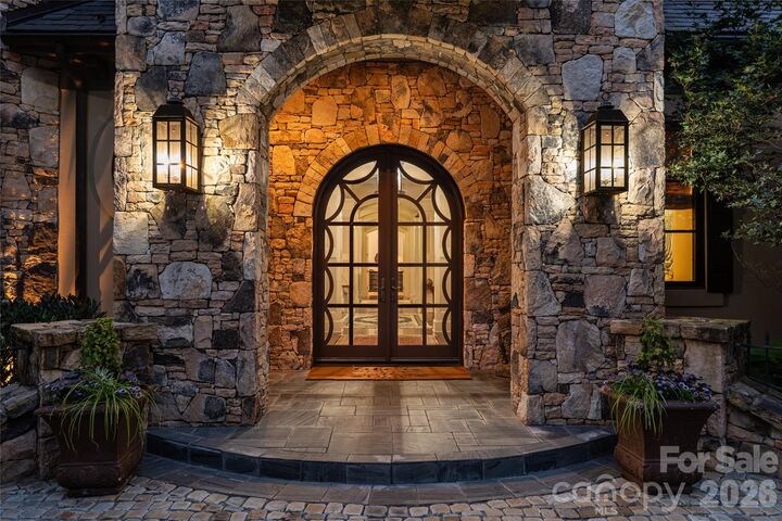 Property Photo: 204 Secluded Hills Lane NC 28704