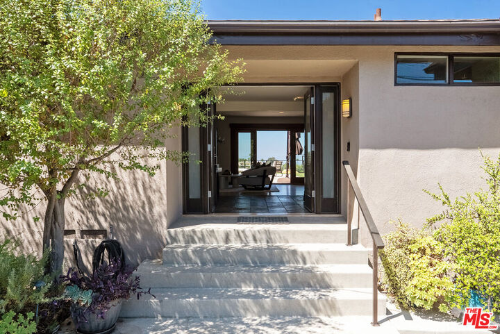 Property Photo:  3711 Beverly Ridge Dr  CA 91423 