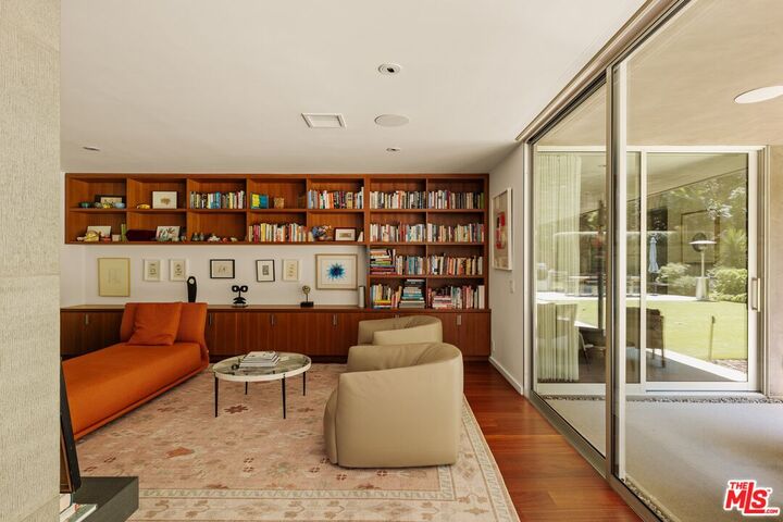 Property Photo:  840 Leonard Rd  CA 90049 