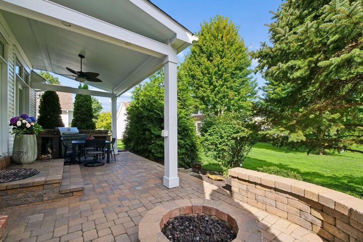 Property Photo:  5835 Lake Forest Way  OH 43082 