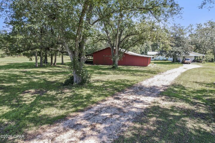 Property Photo: 1687 County Road 160 FL 32464