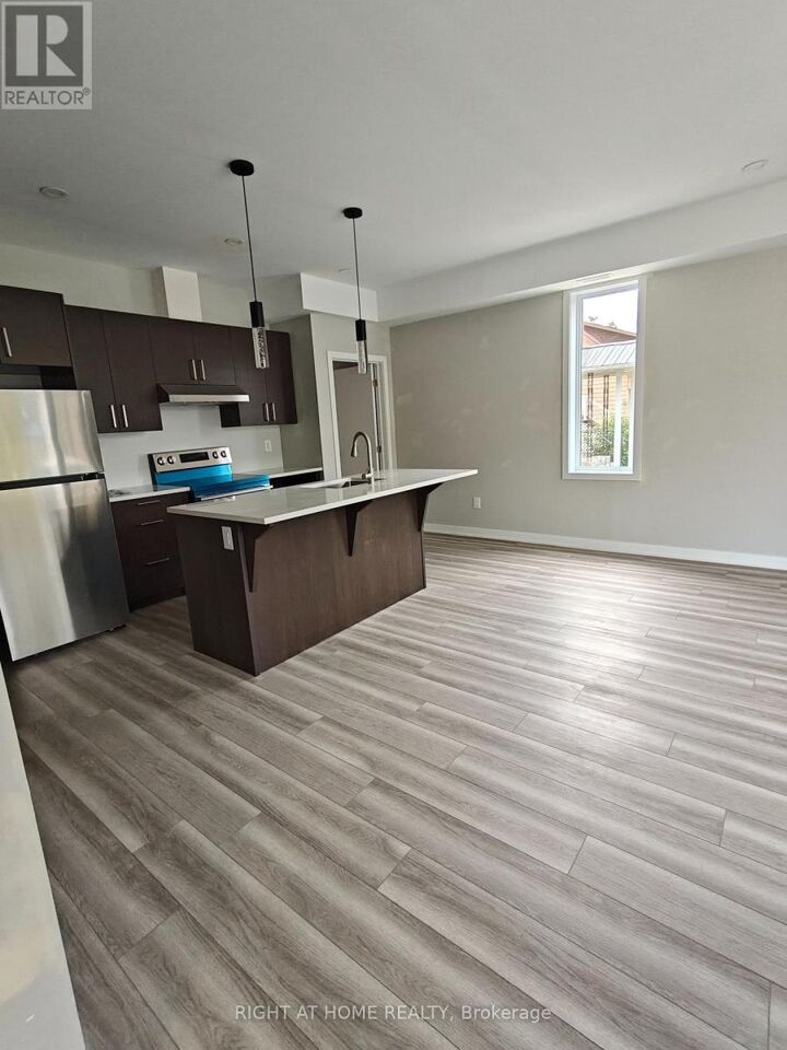 Property Photo:  1332 Thames Street A  ON K1Z 7N4 