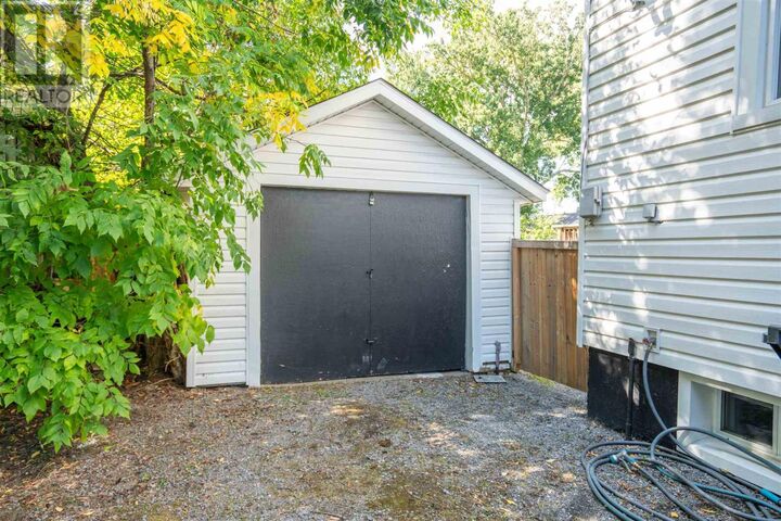 Property Photo: 35 Bellevue Ave ON P6B 2V9