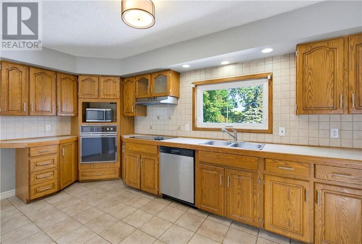 Property Photo:  52 Catherine  ON P3L 1H3 