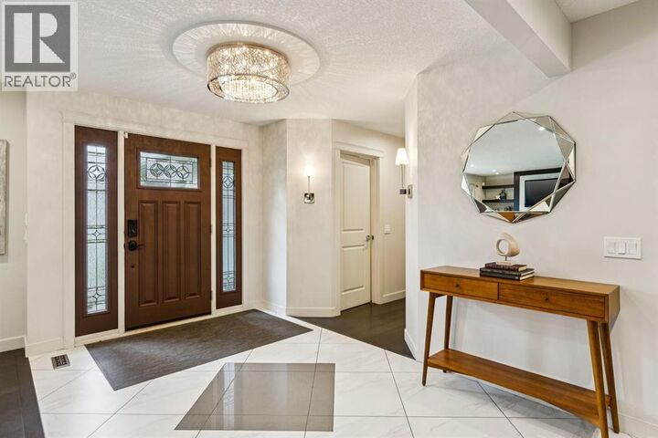 Property Photo:  16 Varsdale Place Northwest  AB T3A 0G7 