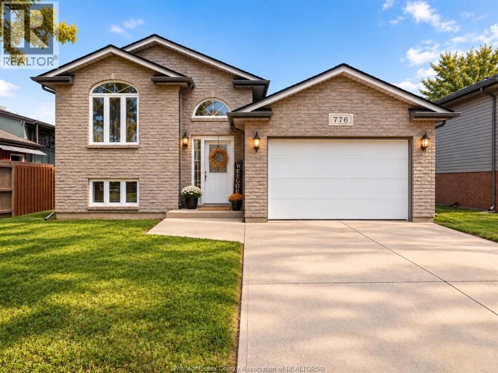 Property Photo:  776 Dynasty Street  ON N9G 2W2 