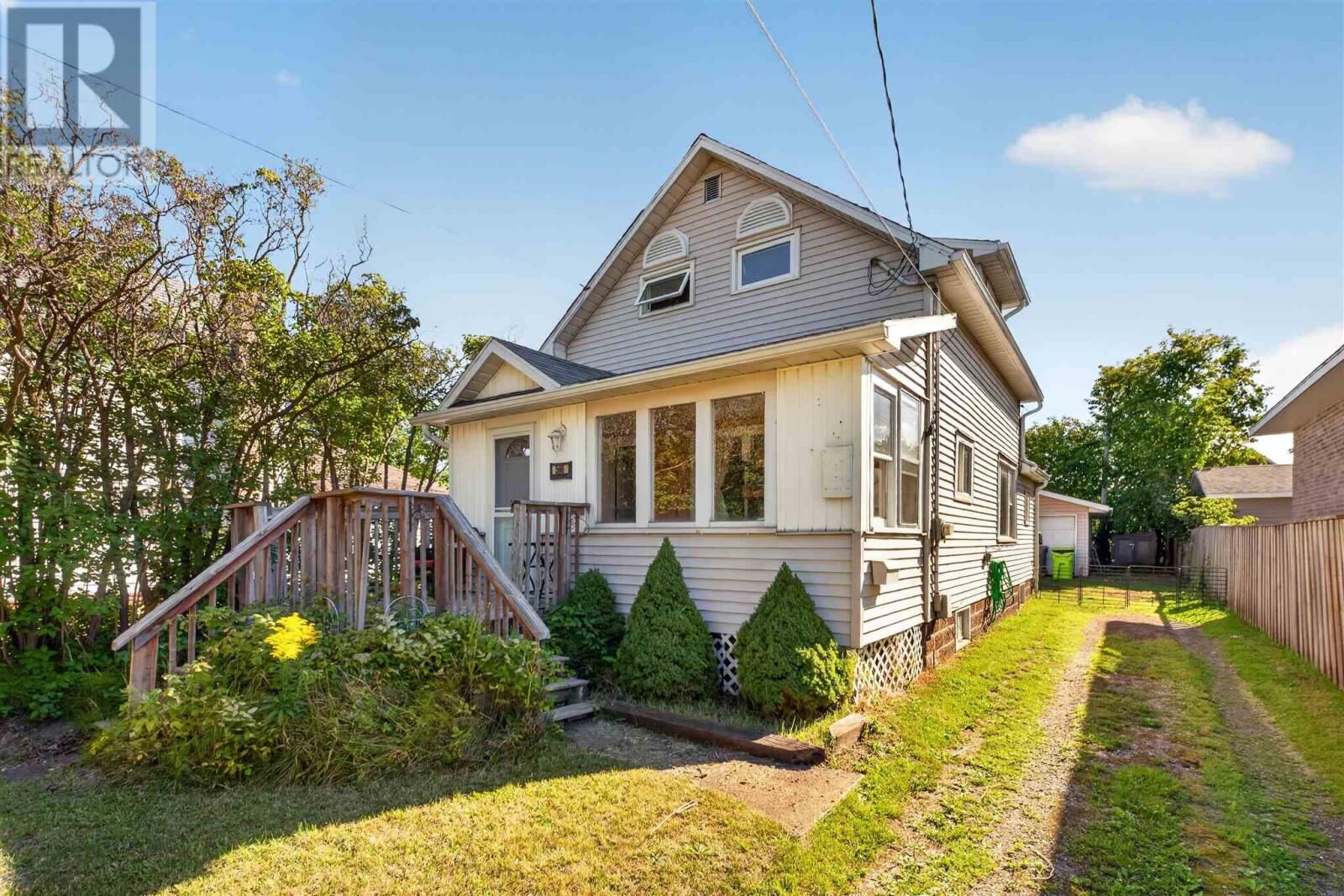 Property Photo:  566 Northland Rd  ON P6C 3P2 