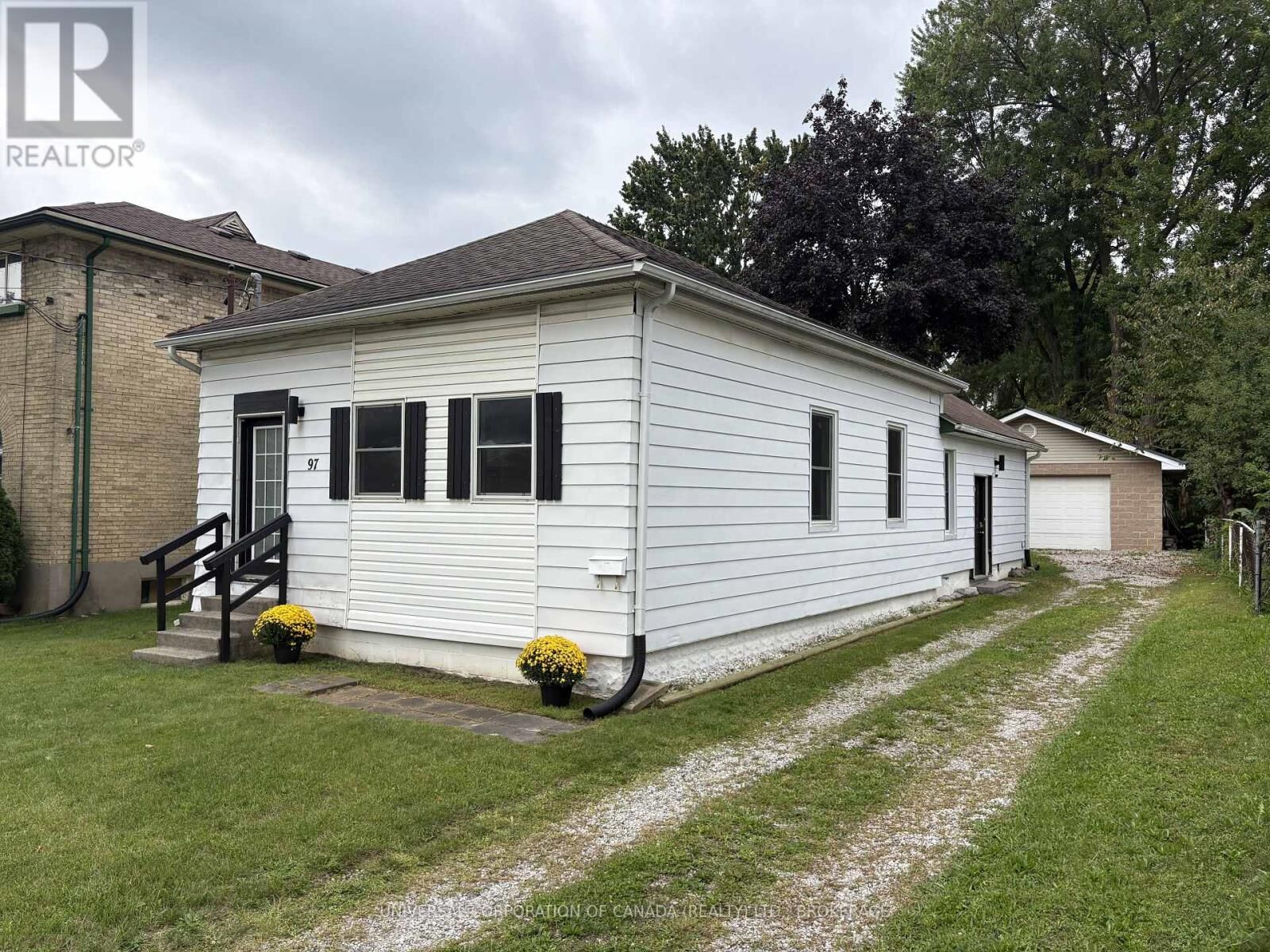 Property Photo: 97 Chesley Avenue ON N5Z 2C3
