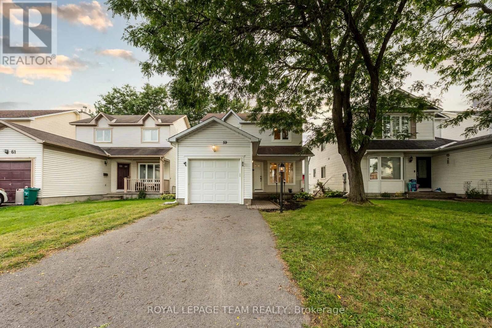 Property Photo:  59 Sarrazin Way West  ON K2J 4A6 