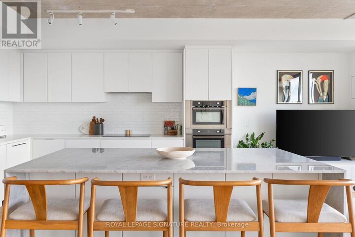 Property Photo:  899 College Street Ph604  ON M6H 3P7 