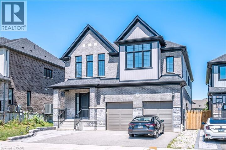Property Photo:  30 Falconridge Drive Upper  ON N2K 0G1 
