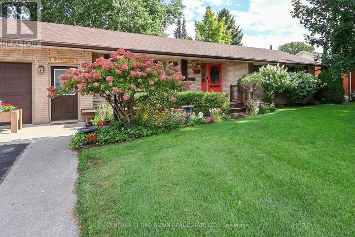 Property Photo:  359 Oak Avenue  ON N7G 3A9 