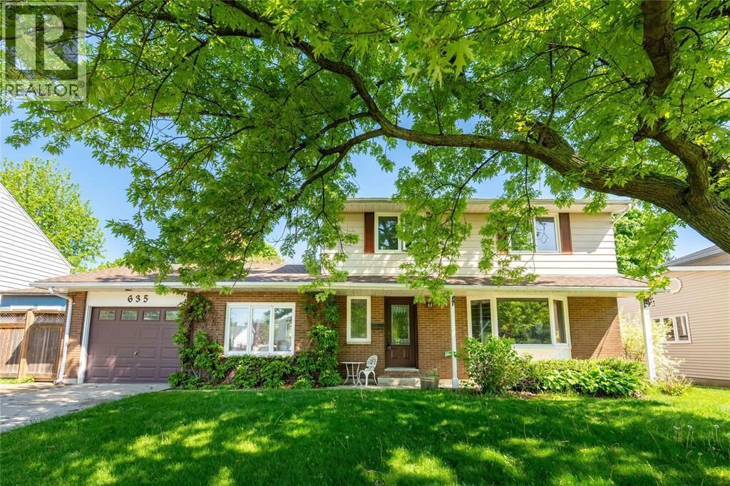 Photo de la propriété: 635 Highbury Park ON N7V 2K1
