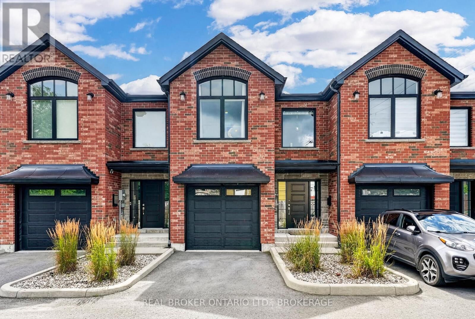 Property Photo:  2-C McConnell Avenue  ON K6H 4K9 