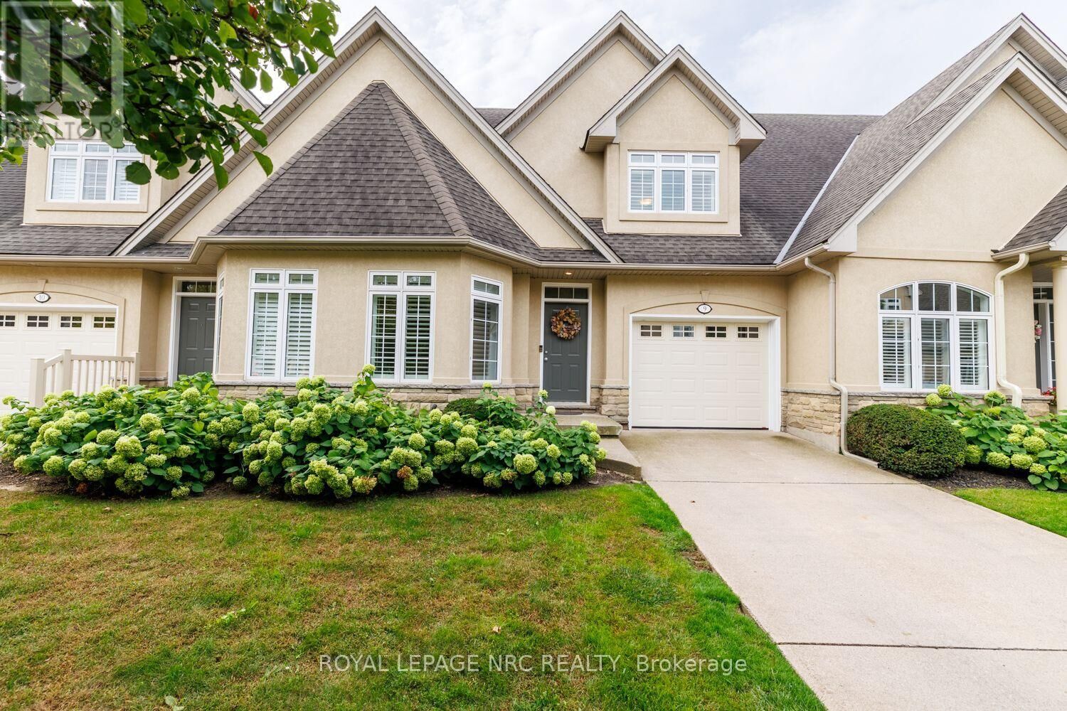 Property Photo:  8142 Costabile Drive 9  ON L2H 3M3 