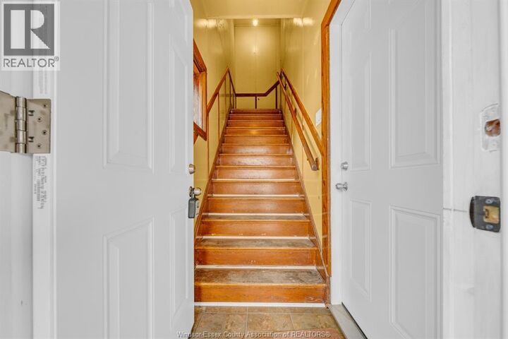 Property Photo:  427 Cameron Upper  ON N9B 1Y9 