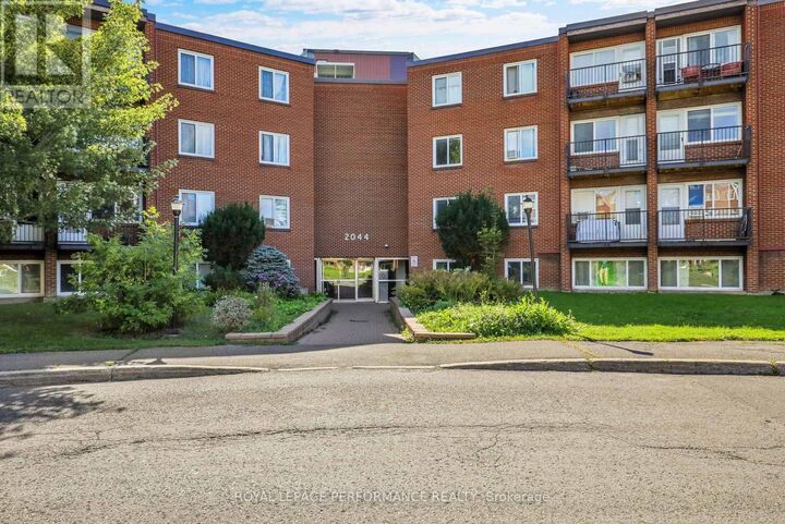 Property Photo:  2044 Arrowsmith Drive 208C  ON K1J 7V8 
