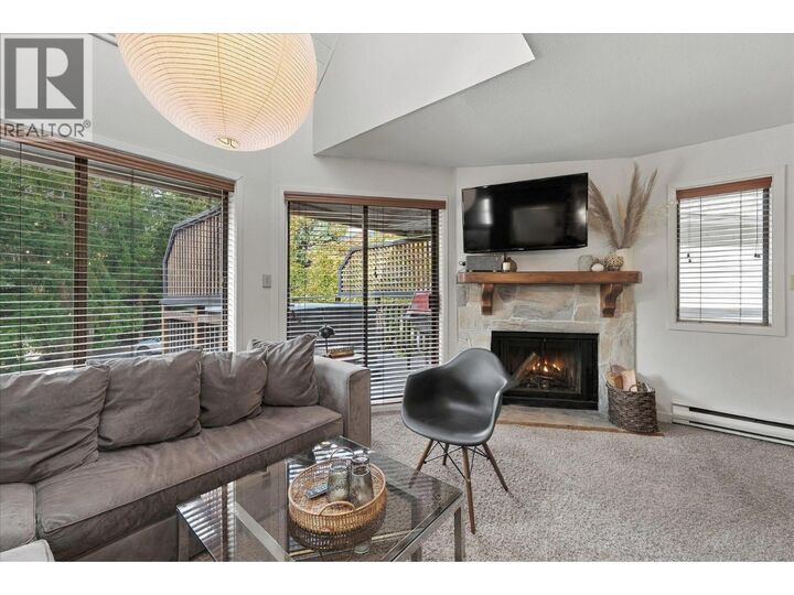 Property Photo:  2014 London Lane 4  BC V8E 0B6 