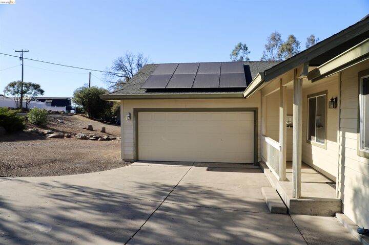 Property Photo: 3737 Signal Hill CA 95228