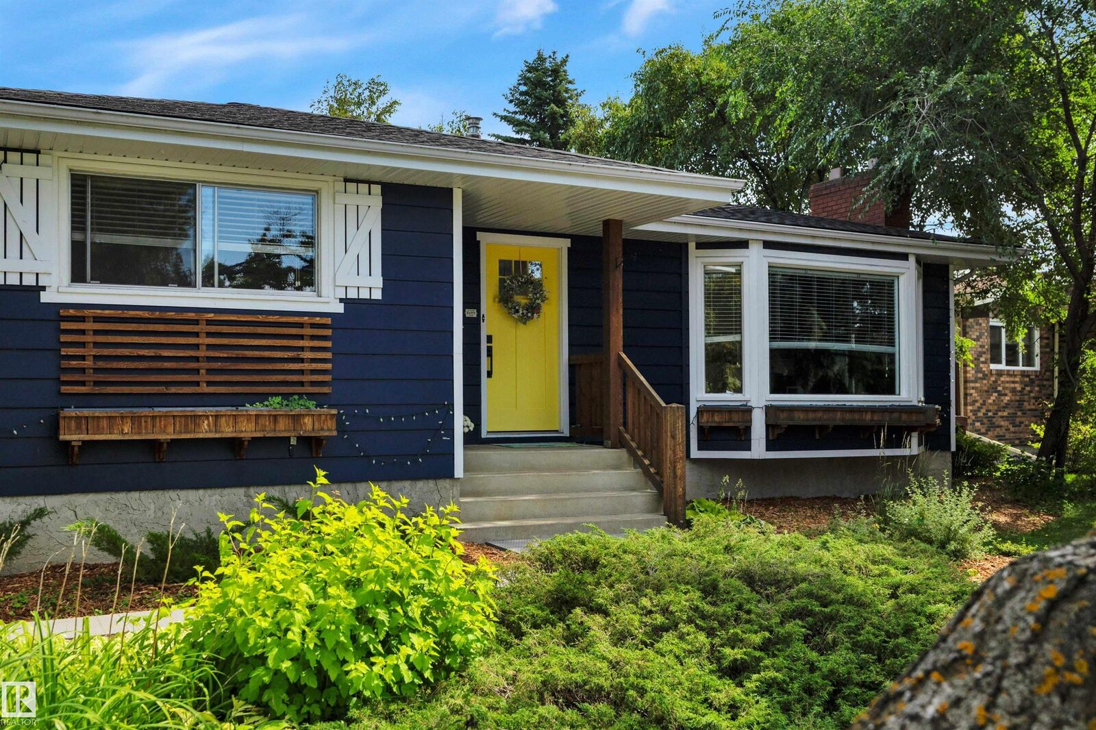 Property Photo: 5003 143 Street NW AB T6H 4E1