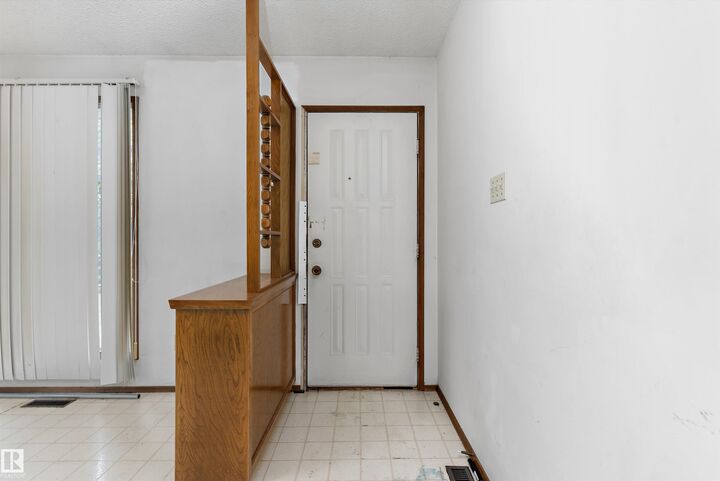 Property Photo:  1139 68 Street NW  AB T6K 3K3 