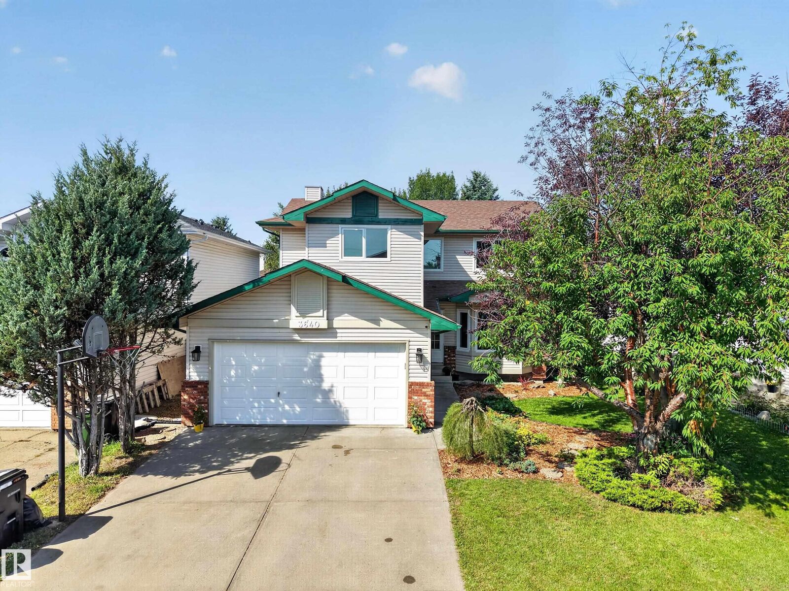 Property Photo:  3640 31 Street NW  AB T6T 1G8 