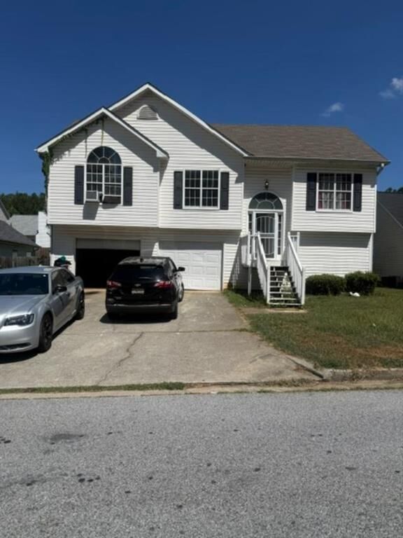 Property Photo:  1582 Isleworth Circle  GA 30349 