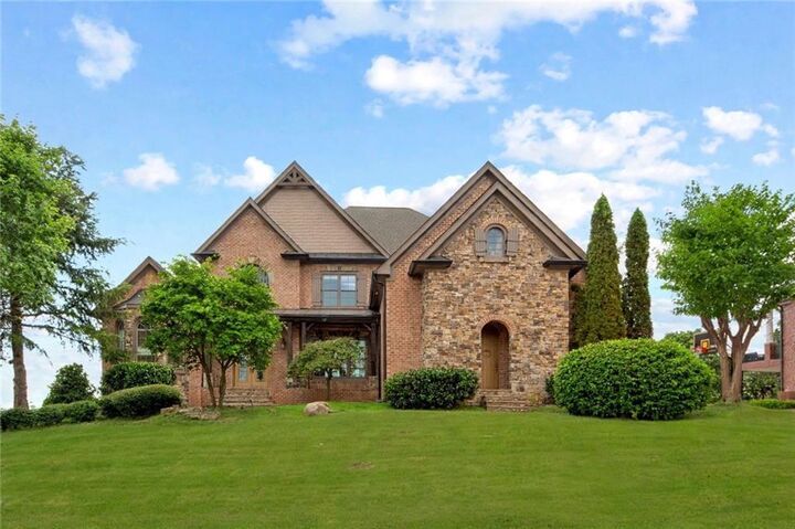 Property Photo: 2613 Northern Oak Drive GA 30517