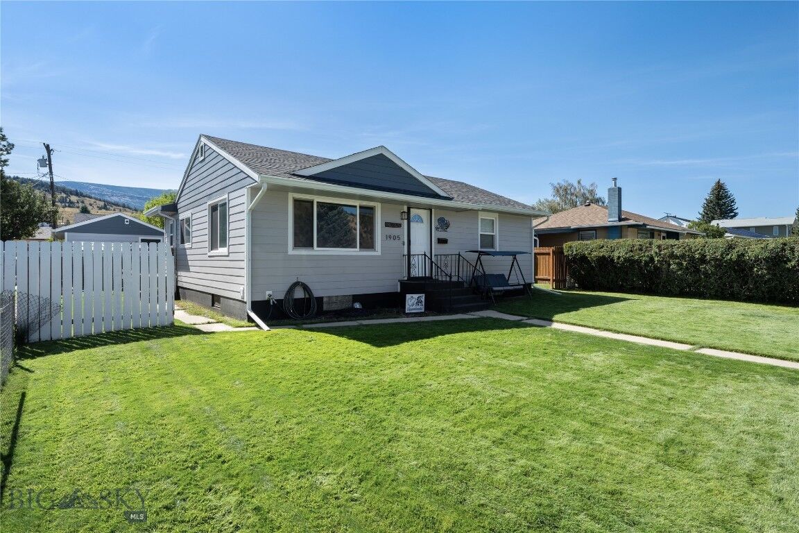 Property Photo:  1905 W Park Avenue  MT 59711 