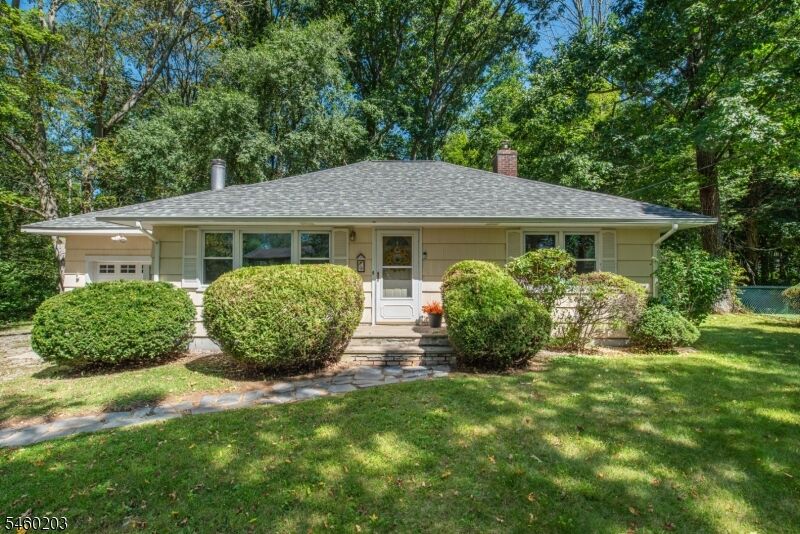 Property Photo:  9 Little Paint Way  NJ 07821 