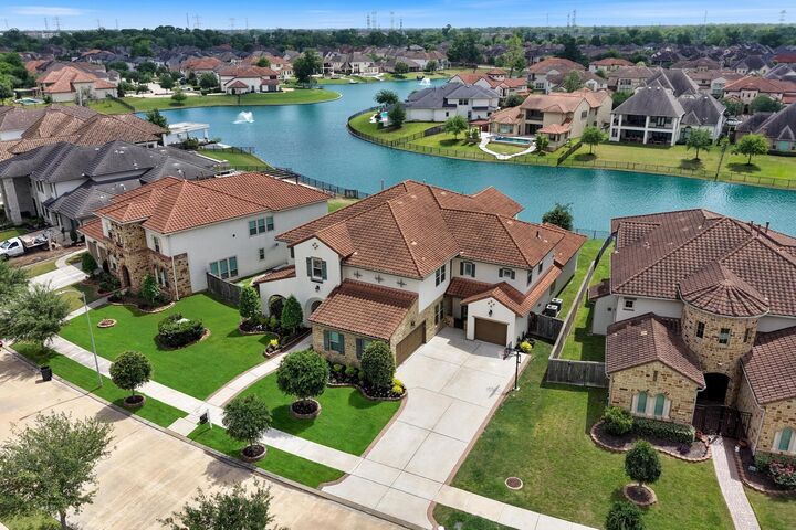 Property Photo:  5403 Rouchel Brook Lane  TX 77479 