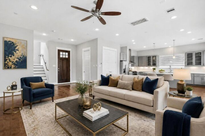 Property Photo: 334 Yale Oaks Lane TX 77091