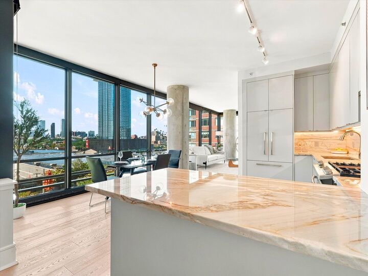 Property Photo: 389 Washington St 8E NJ 07302