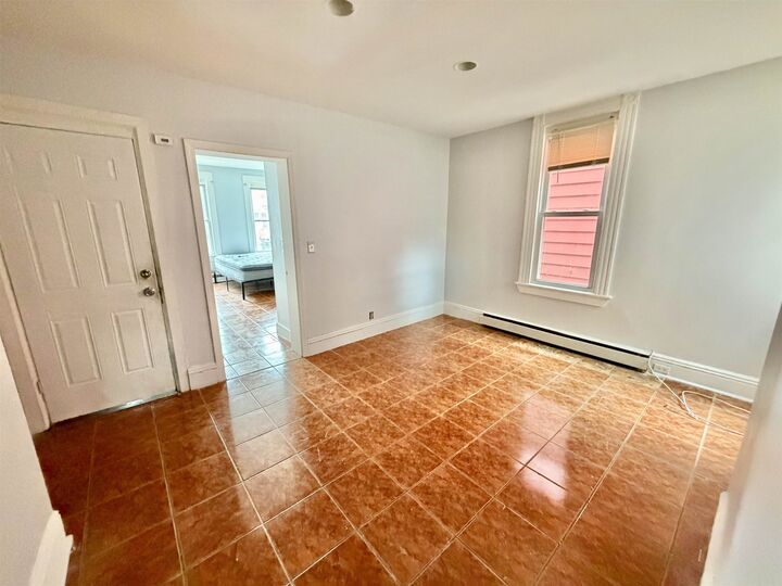 Property Photo:  33 Fulton Ave 1  NJ 07305 