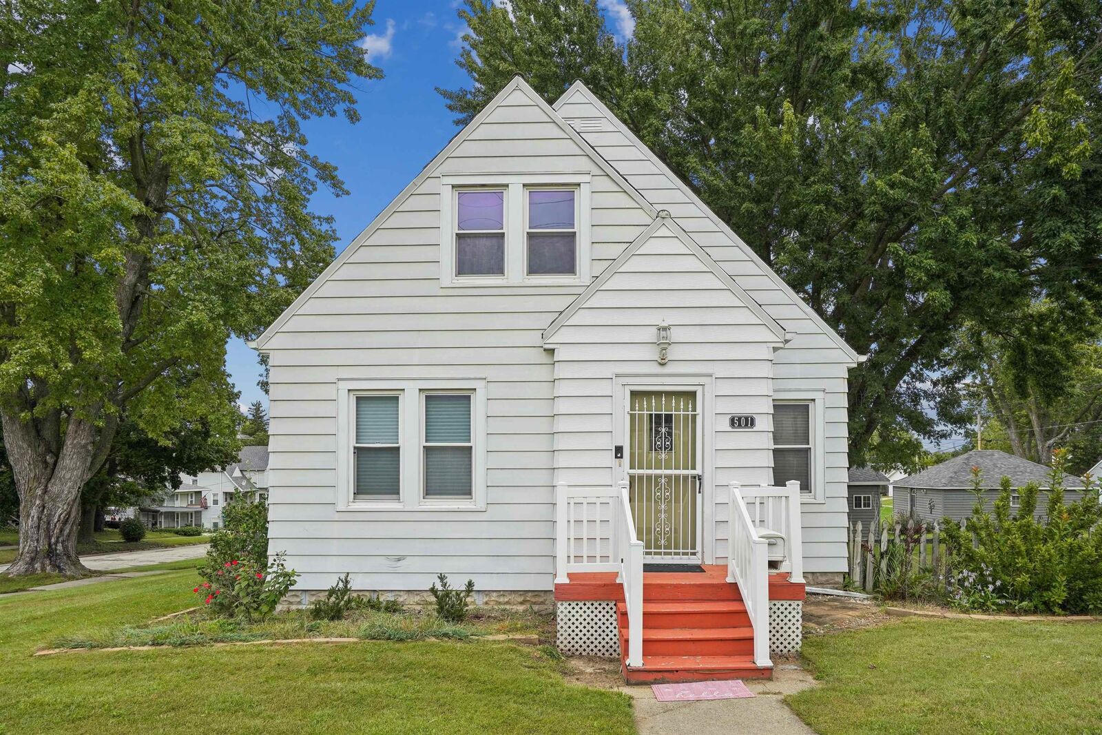 Property Photo:  501/507 E Charles St  IA 50662 