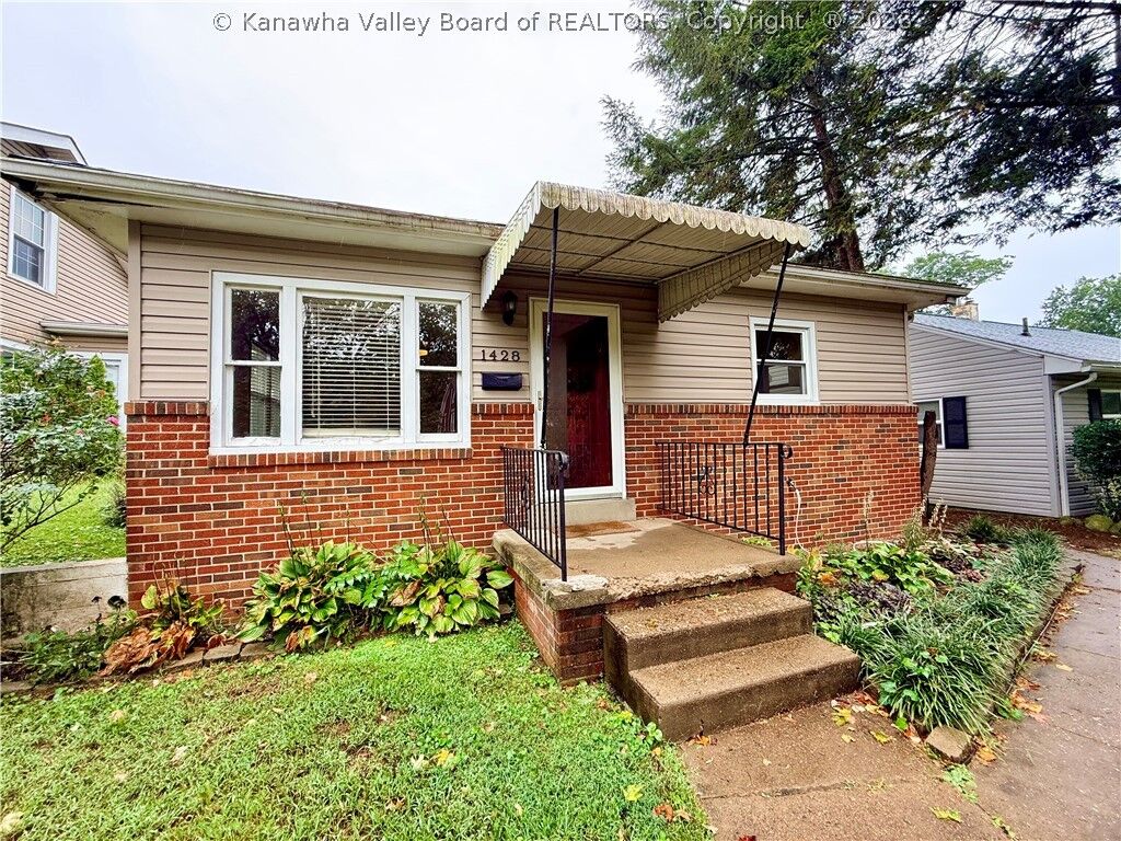 Property Photo:  1428 Edwards Street  WV 25701 