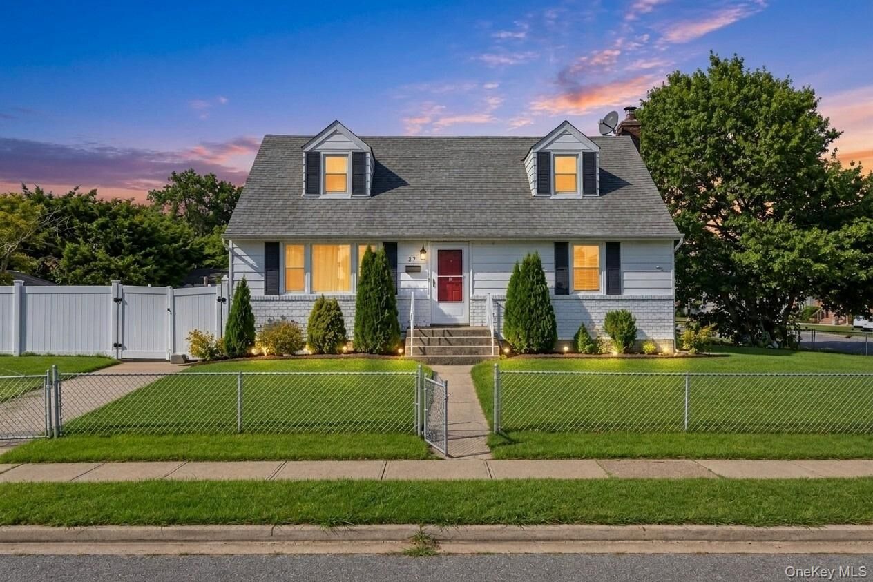 Property Photo: 27 Colony Street NY 11801