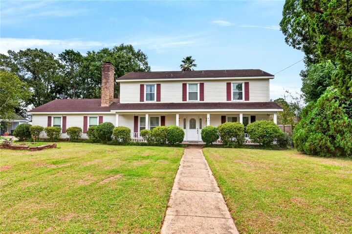 Property Photo: 7461 Creekwood Drive AL 36695